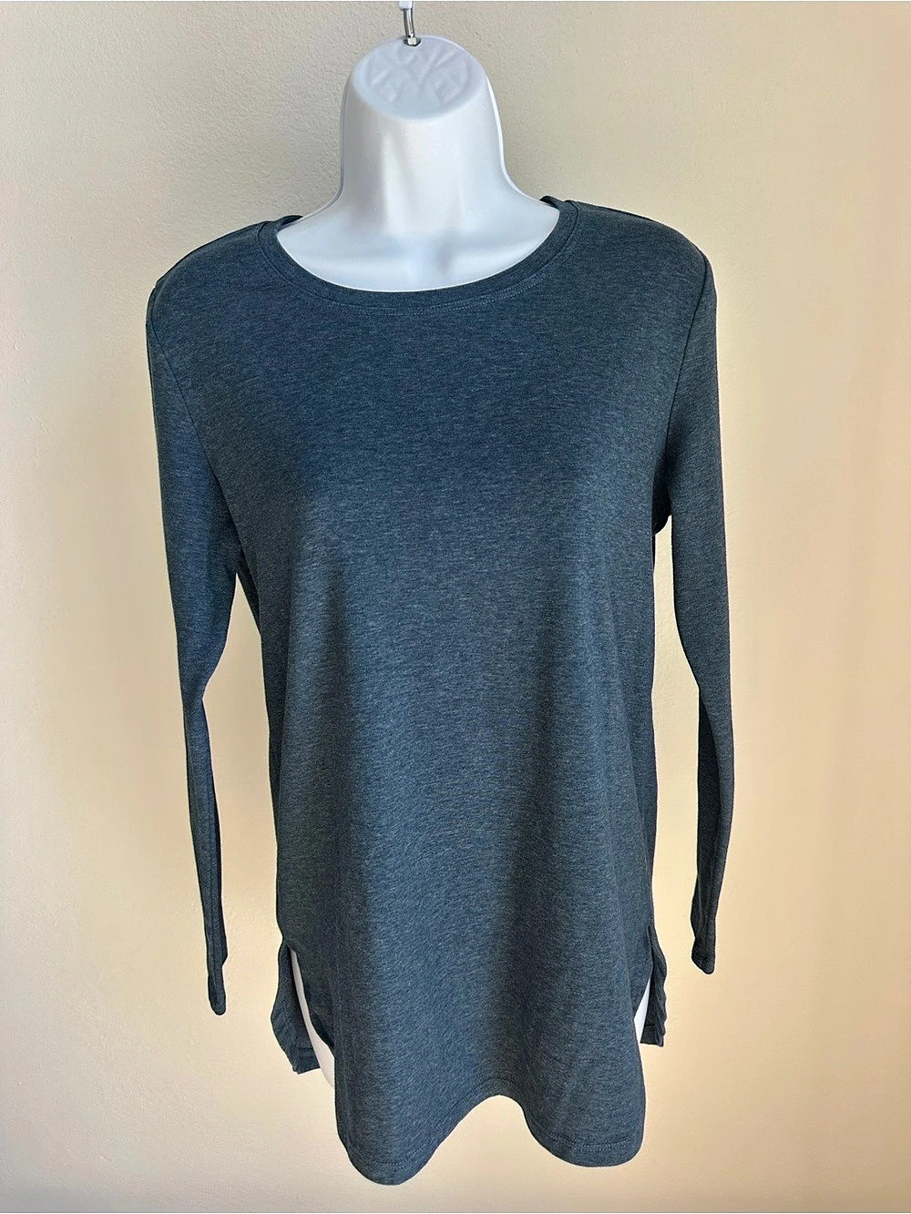 Herou Casual Long Sleeve Crewneck T-Shirt with Side Split Gray